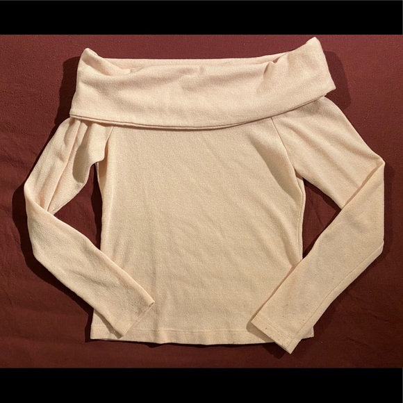 Light pink off-the-shoulder sweater - Picture 1 of 2